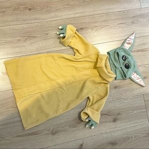 The child / baby yoda Halloween costume 2-3T